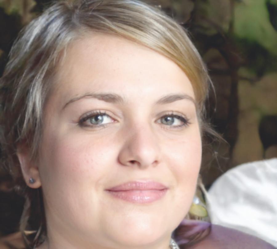 Remedios Castellanos, Directora de Análisis Financiero